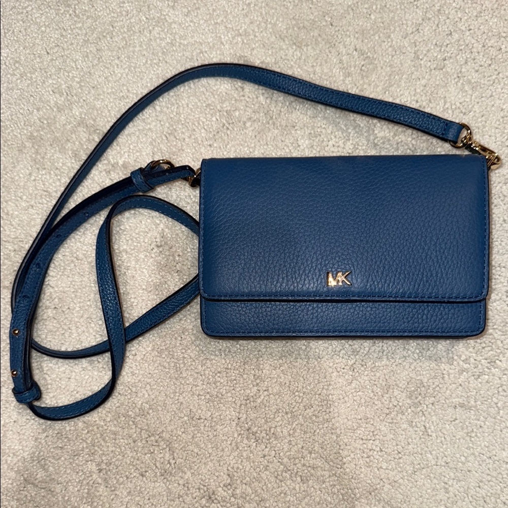 Michael Kors Elegant Blue Crossbody Bag